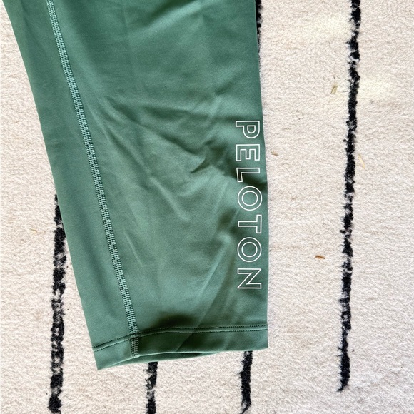 Peloton green 25” leggings xl - Picture 2 of 3